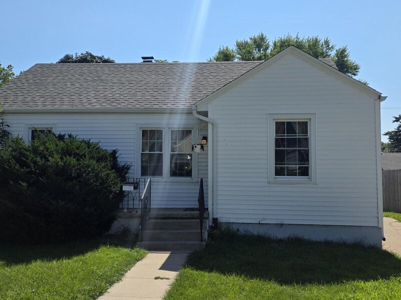 819 Park Place Clinton IA 52732