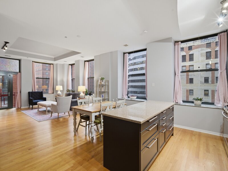 208 W Washington Street Chicago IL 60606