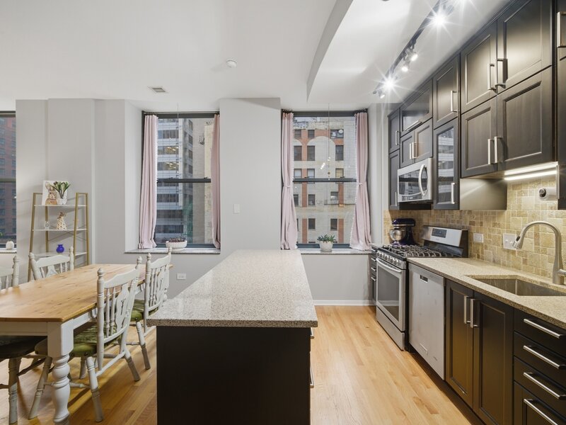 208 W Washington Street Chicago IL 60606