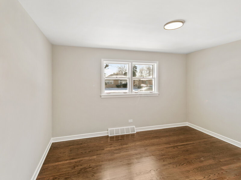 752 E 164th Street South Holland IL 60473