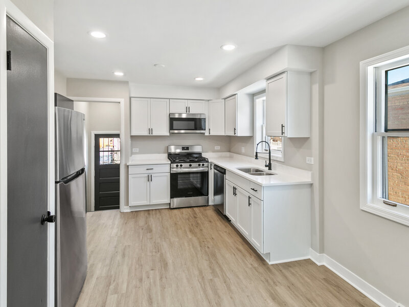 752 E 164th Street South Holland IL 60473