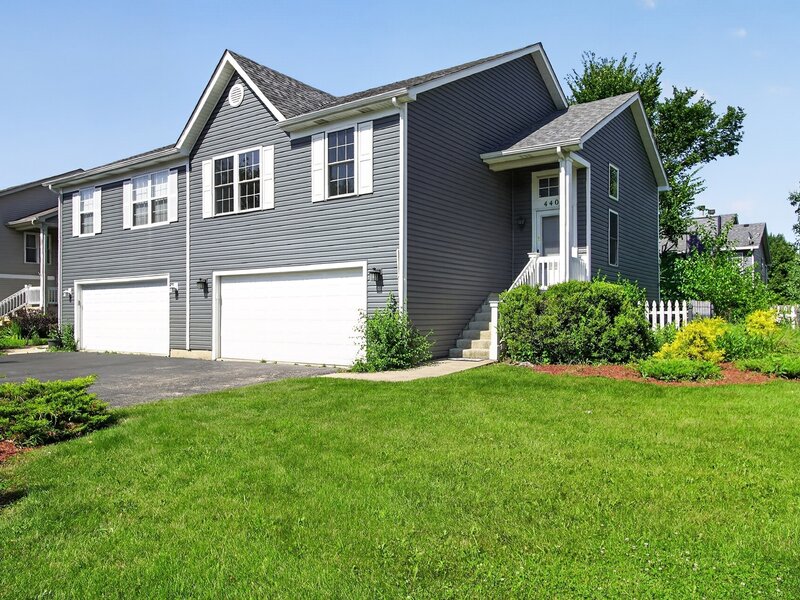 440 Newport Circle Oswego IL 60543