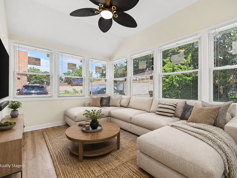 10827 S Peoria Street Chicago IL 60643
