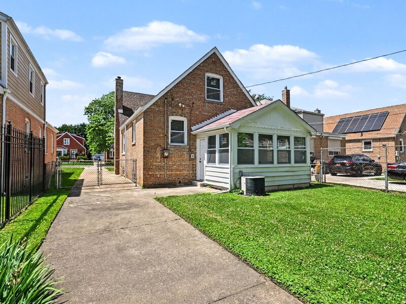 10827 S Peoria Street Chicago IL 60643