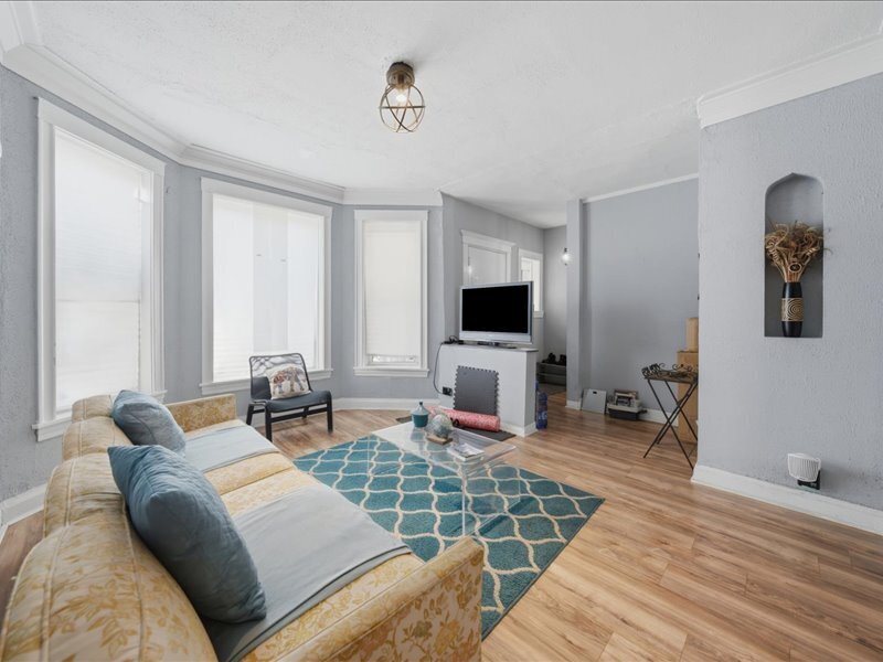 1534 E 73rd Place Chicago IL 60619
