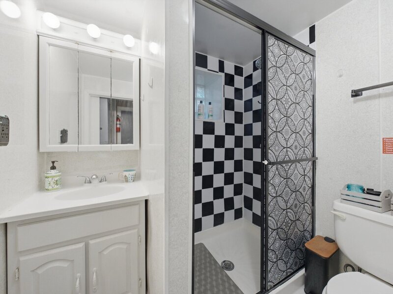 1534 E 73rd Place Chicago IL 60619