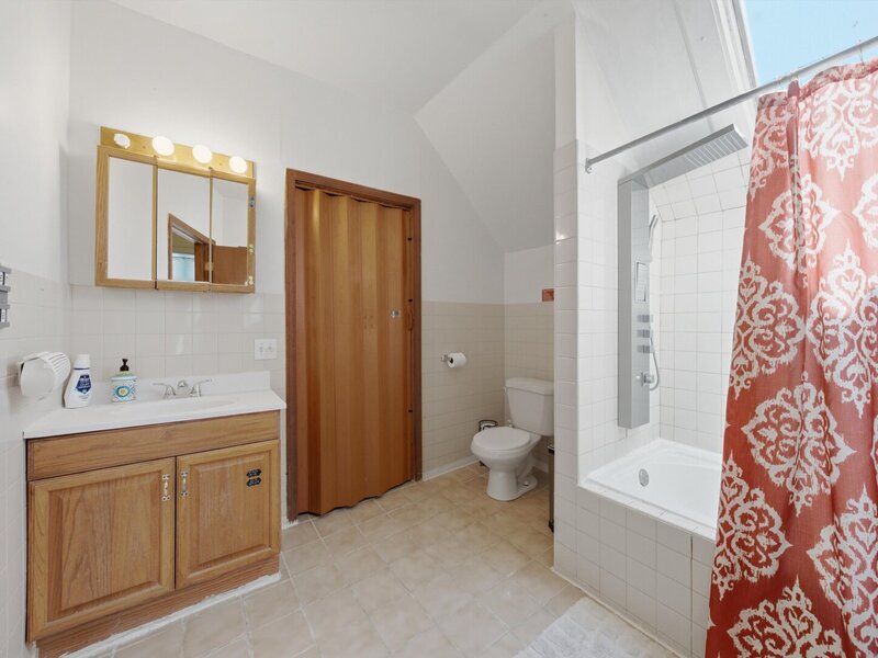 1534 E 73rd Place Chicago IL 60619