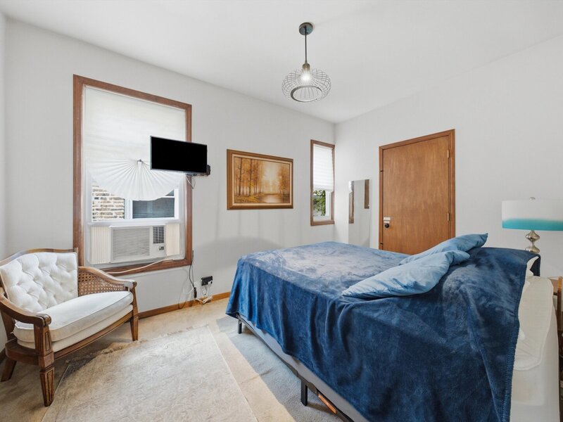 1534 E 73rd Place Chicago IL 60619