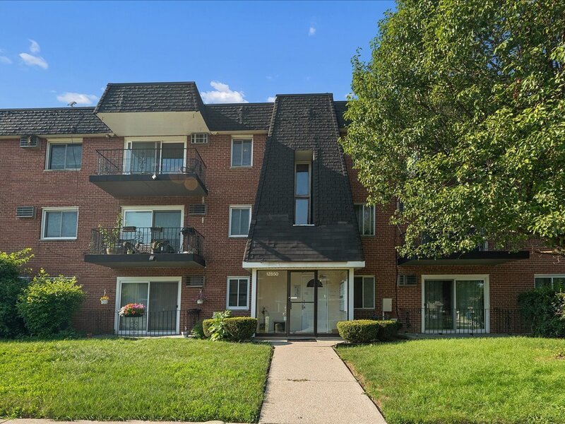 12850 Crestbrook Court Crestwood IL 60418