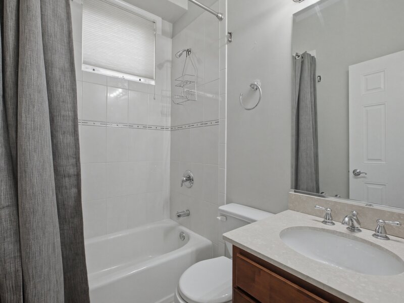 2539 W Warren Boulevard Chicago IL 60612