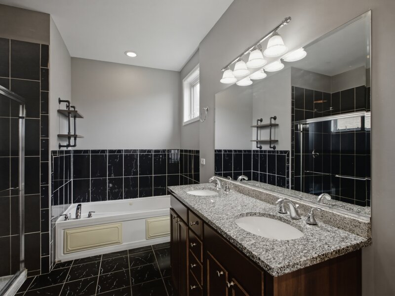 2539 W Warren Boulevard Chicago IL 60612