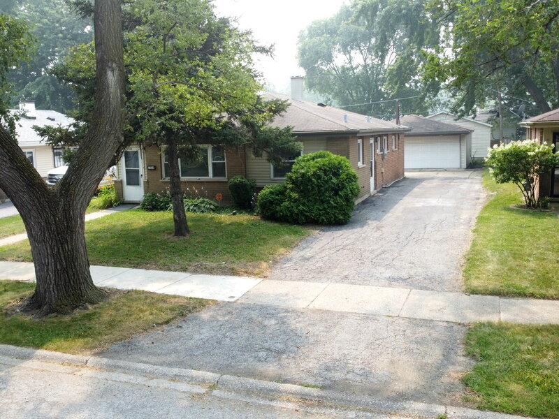 1326 Imperial Avenue Calumet City IL 60409