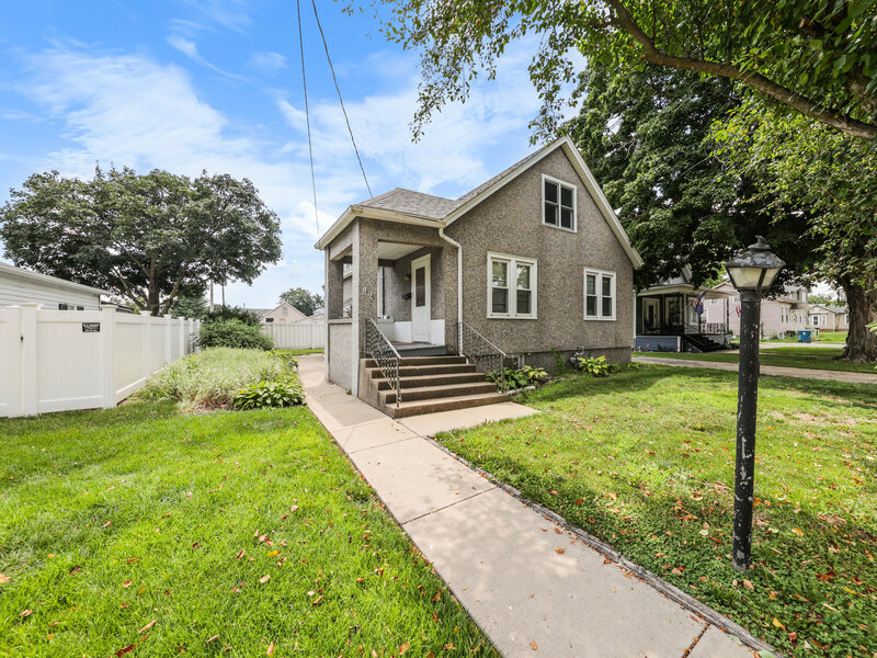 1614 7th Street Peru IL 61354