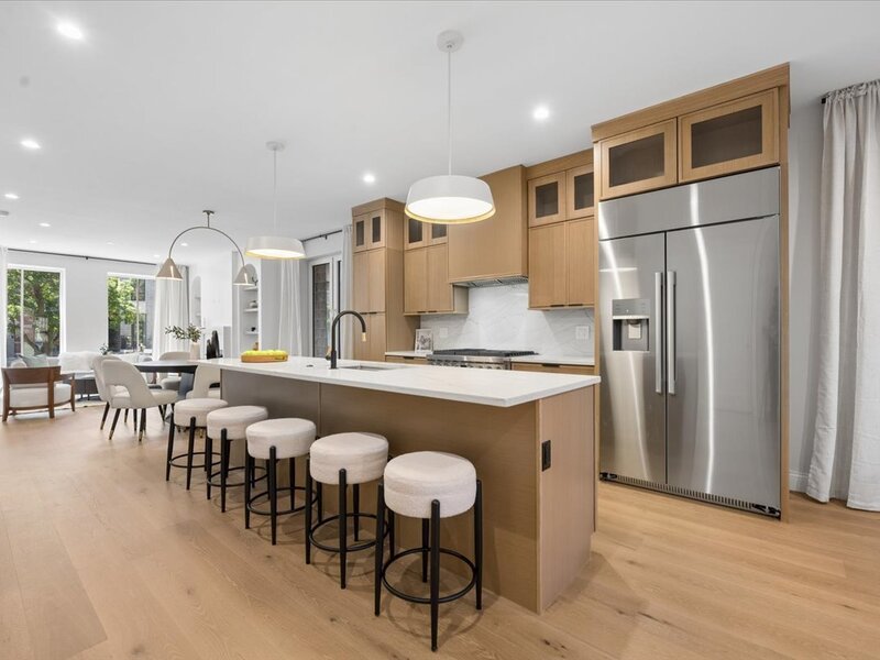 3739 N Clifton Avenue Chicago IL 60613