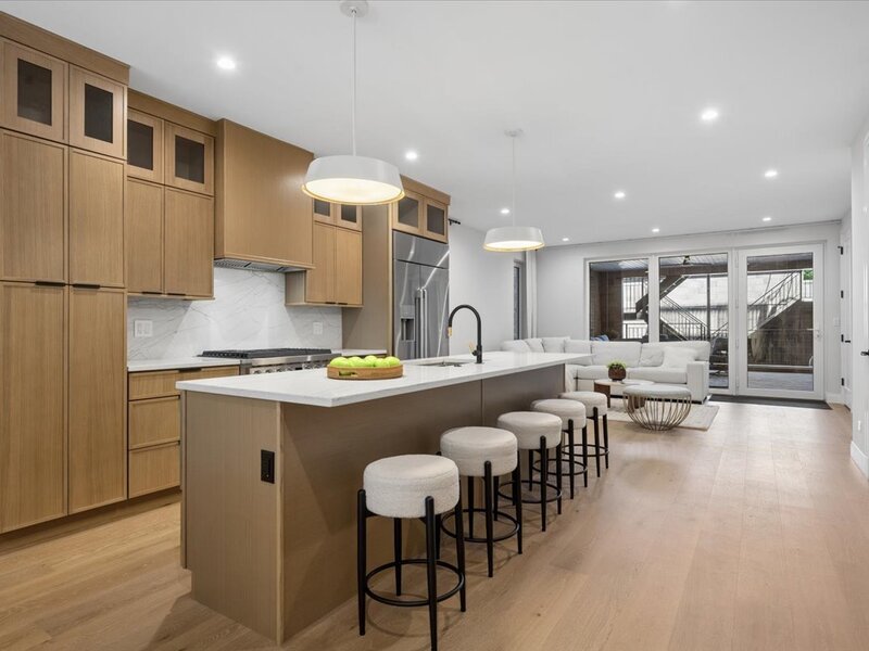 3739 N Clifton Avenue Chicago IL 60613