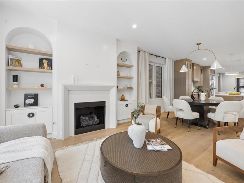 3739 N Clifton Avenue Chicago IL 60613