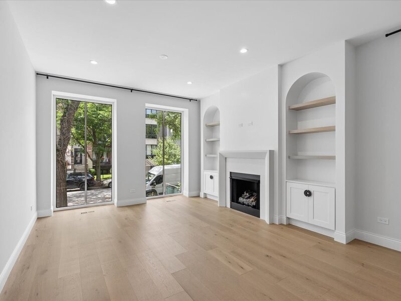 3739 N Clifton Avenue Chicago IL 60613