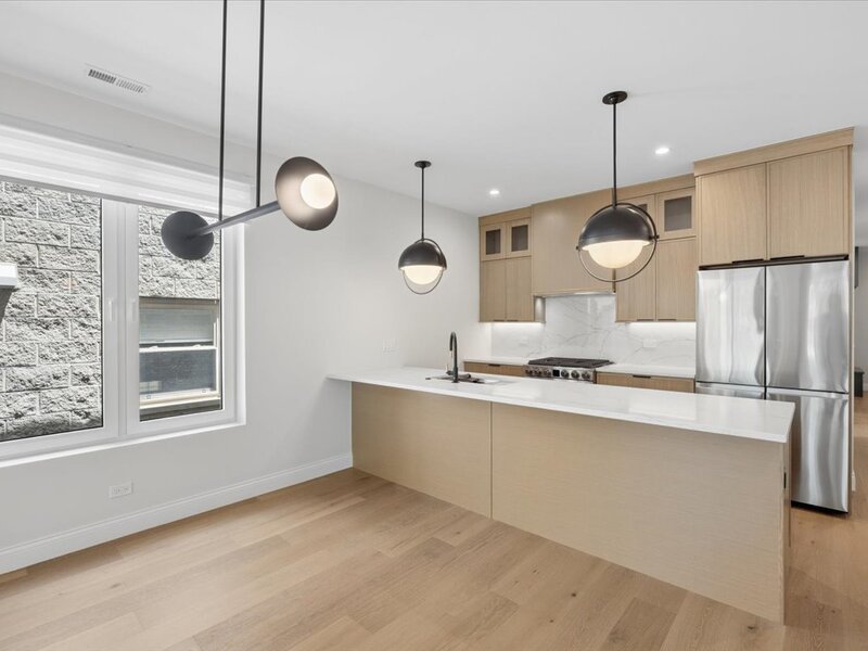 3739 N Clifton Avenue Chicago IL 60613
