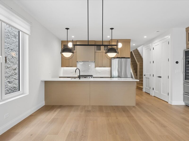 3739 N Clifton Avenue Chicago IL 60613