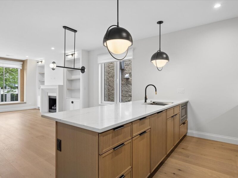 3739 N Clifton Avenue Chicago IL 60613