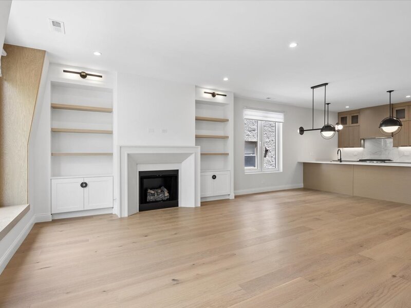 3739 N Clifton Avenue Chicago IL 60613