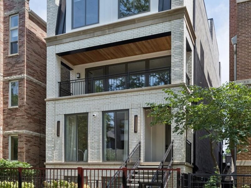 3739 N Clifton Avenue Chicago IL 60613
