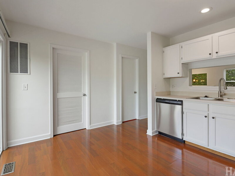 847 Essex Circle Grayslake IL 60030