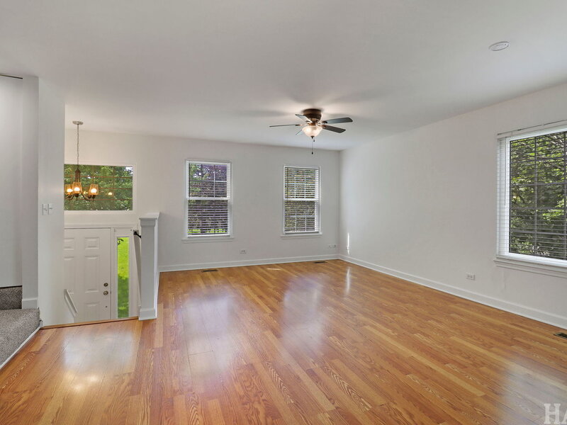 847 Essex Circle Grayslake IL 60030