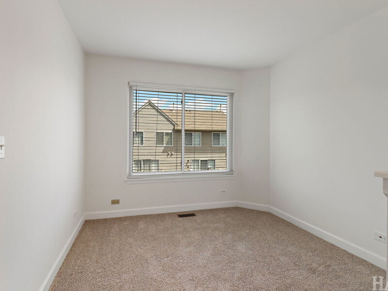 847 Essex Circle Grayslake IL 60030