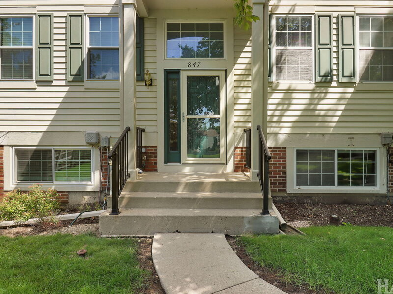 847 Essex Circle Grayslake IL 60030