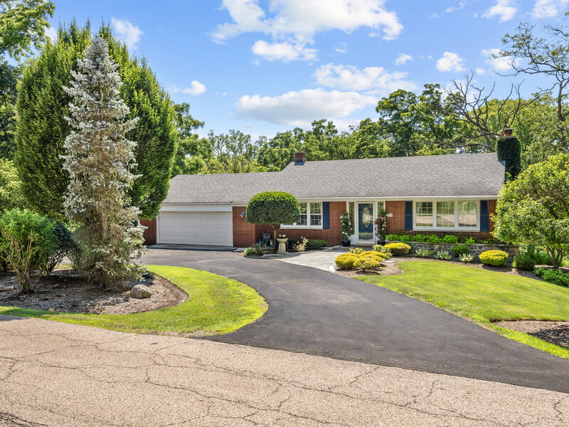 264 Biltmore Drive North Barrington IL 60010