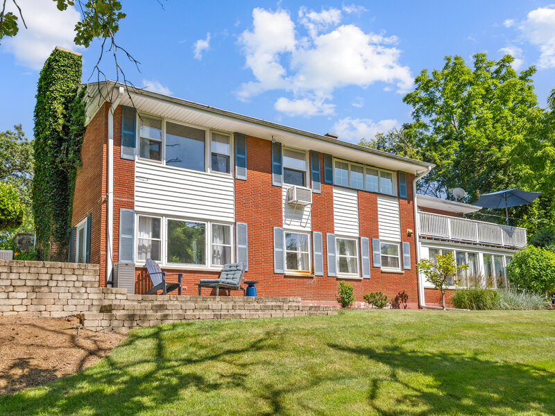 264 Biltmore Drive North Barrington IL 60010