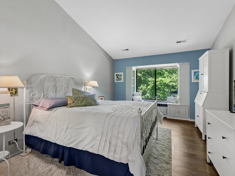 752 Shoreline Road Lake Barrington IL 60010