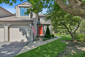 Photo of 752 Shoreline Road Lake Barrington IL 60010 Unit 1077