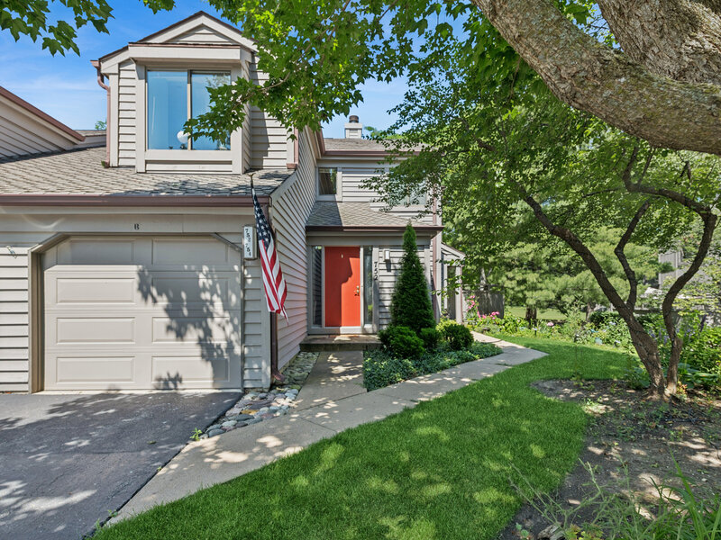 752 Shoreline Road Lake Barrington IL 60010