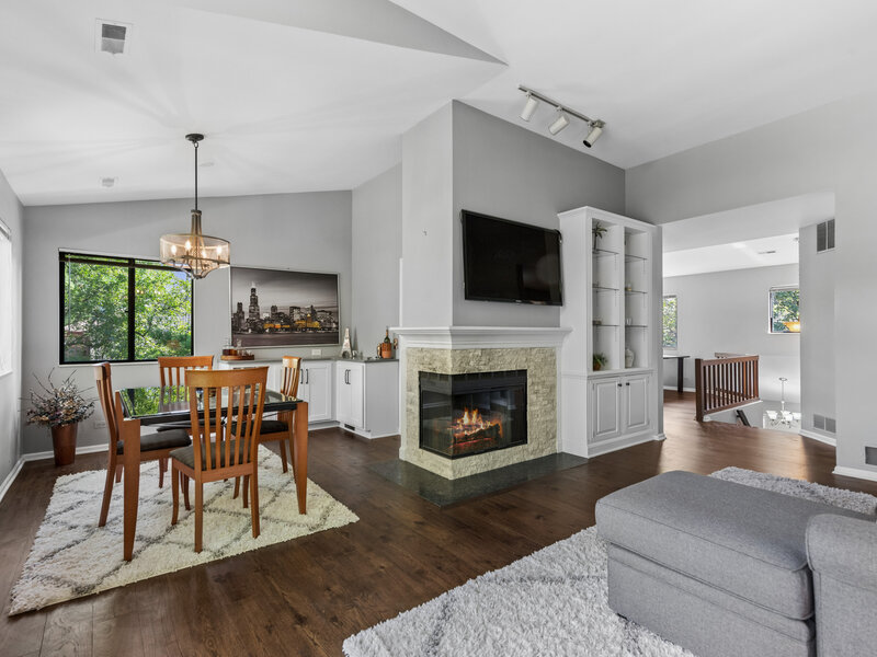 752 Shoreline Road Lake Barrington IL 60010