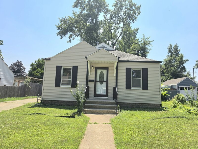 1312 Richmond Street Joliet IL 60435