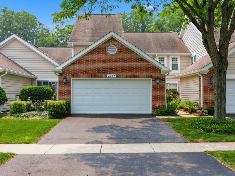 1537 Stevens Drive Schaumburg IL 60173