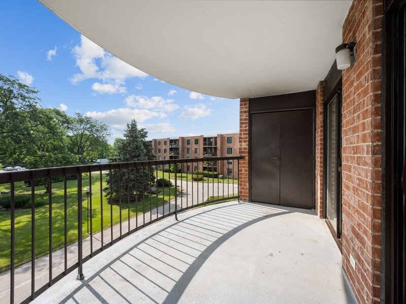 1515 Central Road Arlington Heights IL 60005