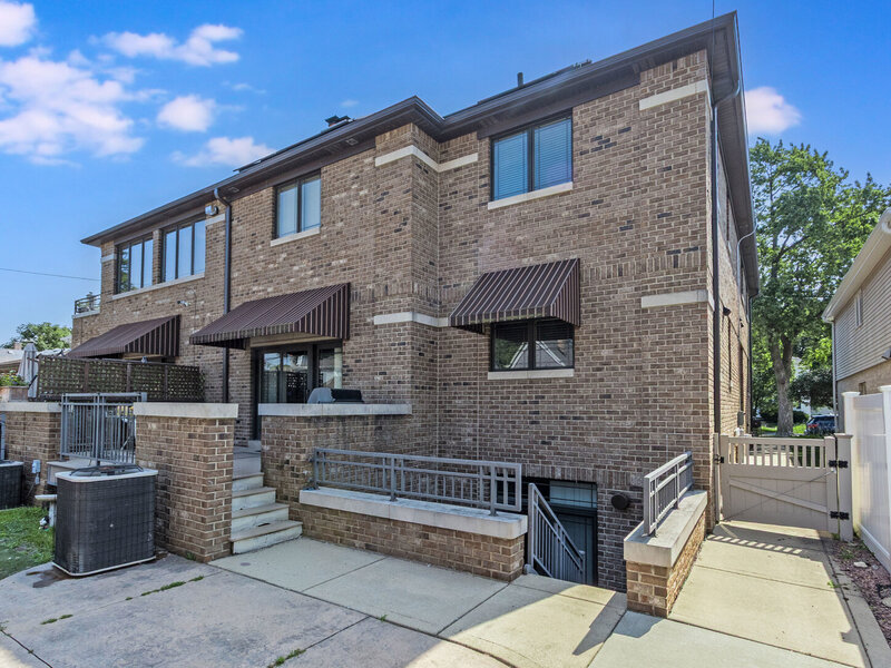 9340 S Clifton Park Avenue Evergreen Park IL 60805