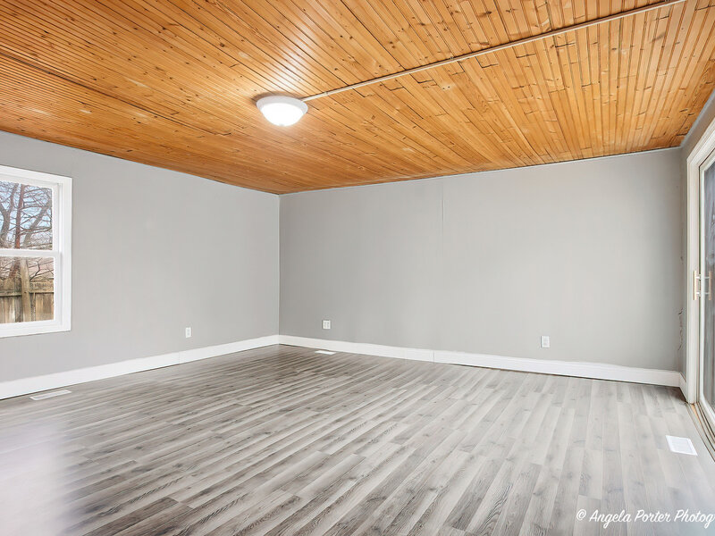 320 E Washington Street Round Lake Park IL 60073