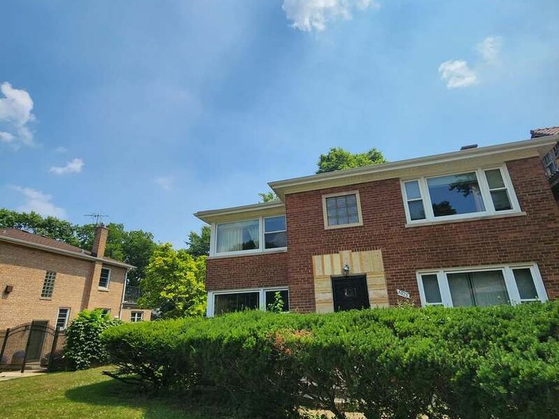 6723 S Euclid Avenue Chicago IL 60649