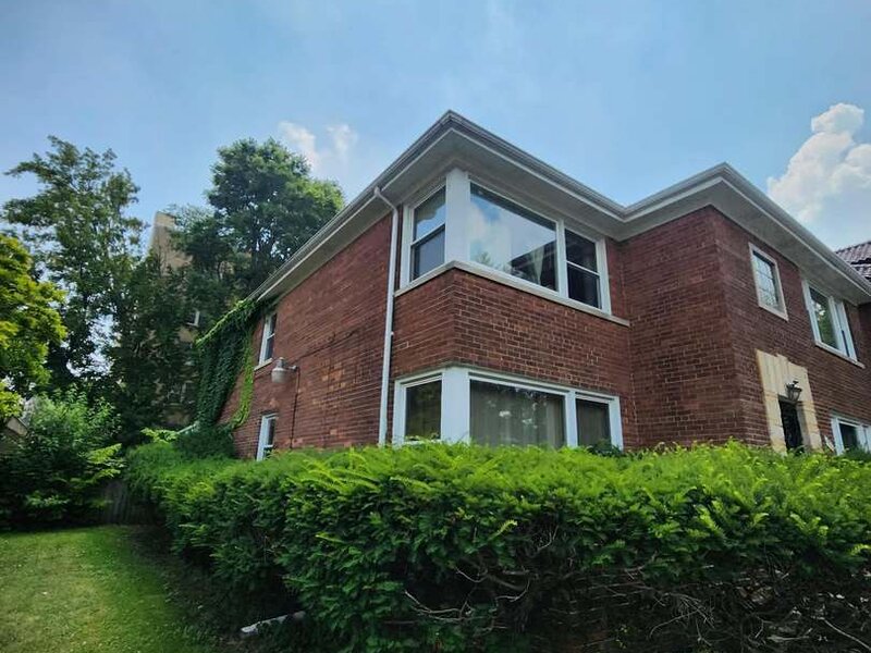 6723 S Euclid Avenue Chicago IL 60649