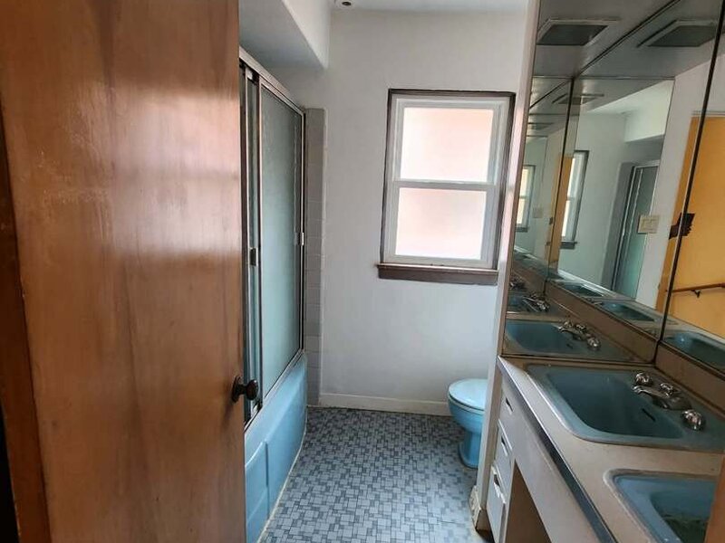 6723 S Euclid Avenue Chicago IL 60649
