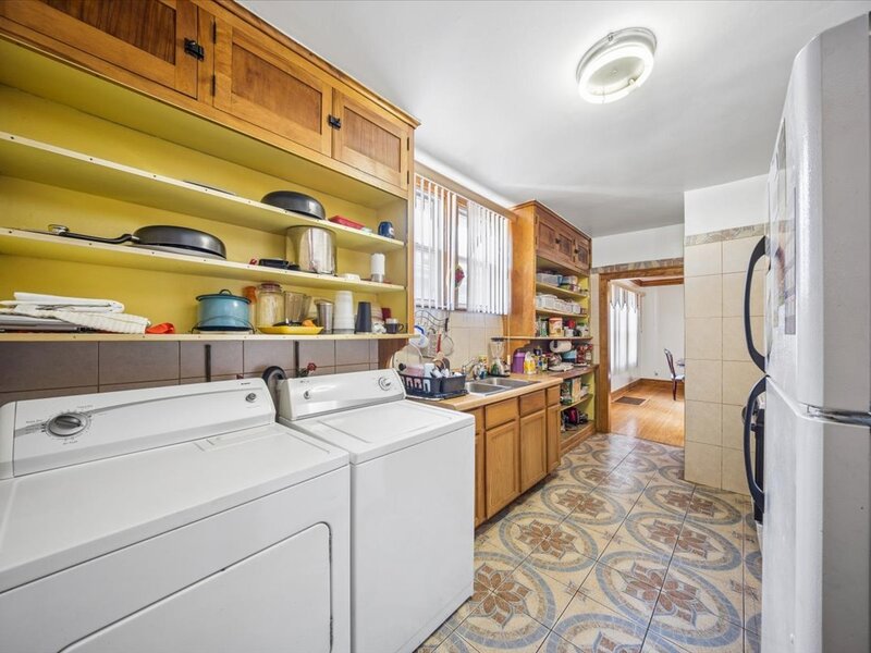 1637 S 10th Avenue Maywood IL 60153