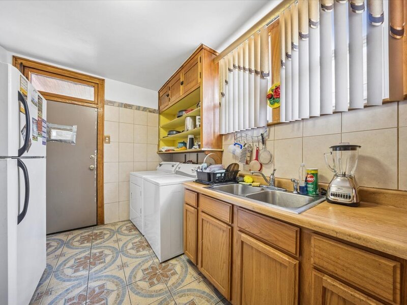 1637 S 10th Avenue Maywood IL 60153