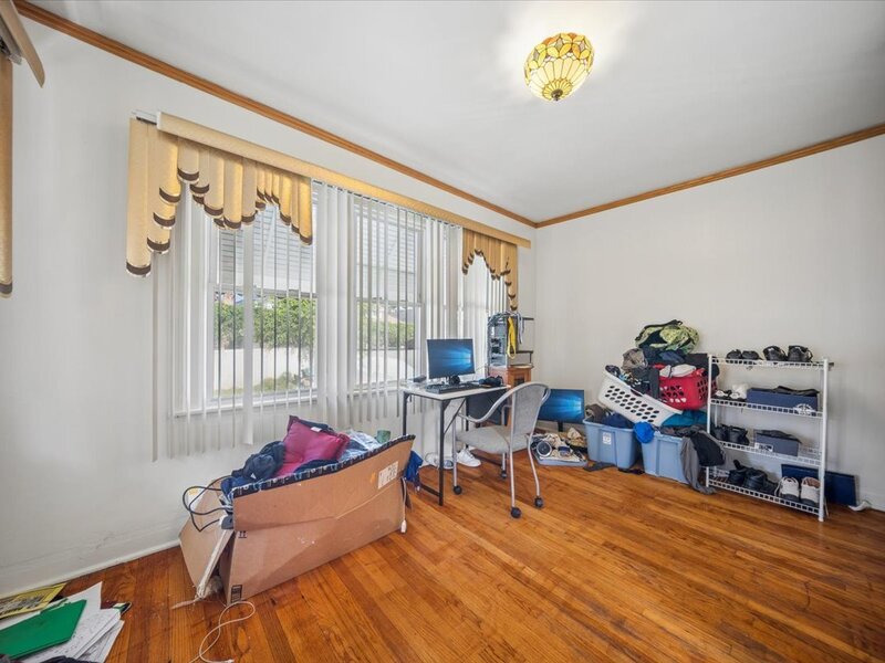 1637 S 10th Avenue Maywood IL 60153