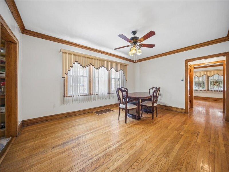 1637 S 10th Avenue Maywood IL 60153