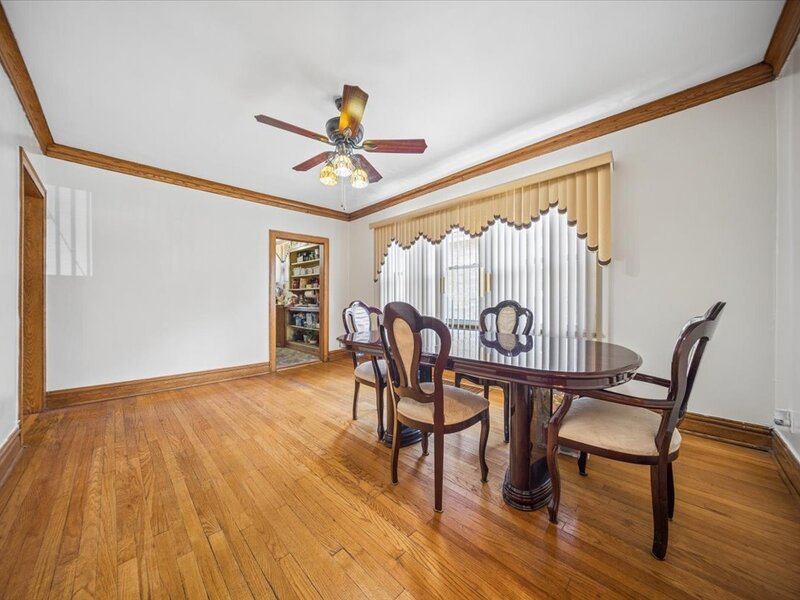 1637 S 10th Avenue Maywood IL 60153