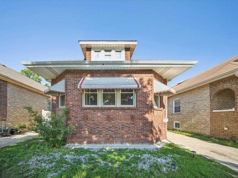 1637 S 10th Avenue Maywood IL 60153